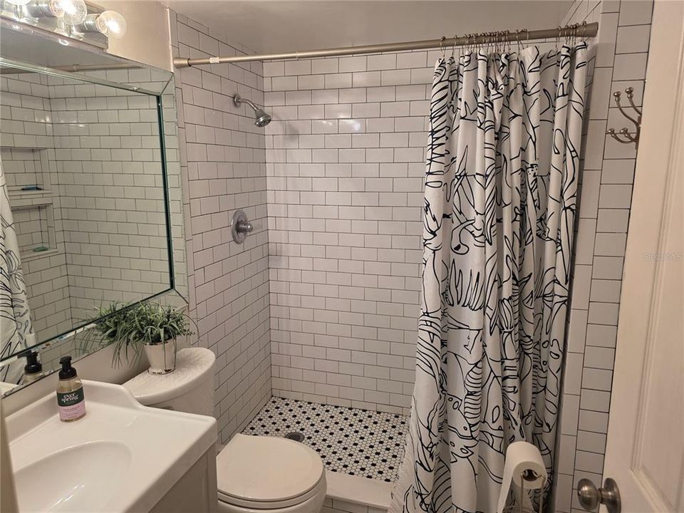 出租: $5,500 (2 贝兹, 2 浴室, 1103 平方英尺)