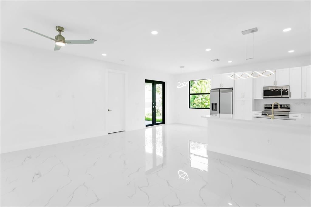 出租: $2,200 (3 贝兹, 2 浴室, 1477 平方英尺)