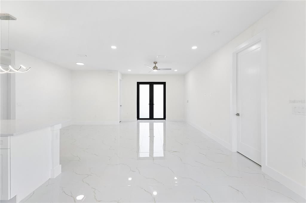 出租: $2,200 (3 贝兹, 2 浴室, 1477 平方英尺)