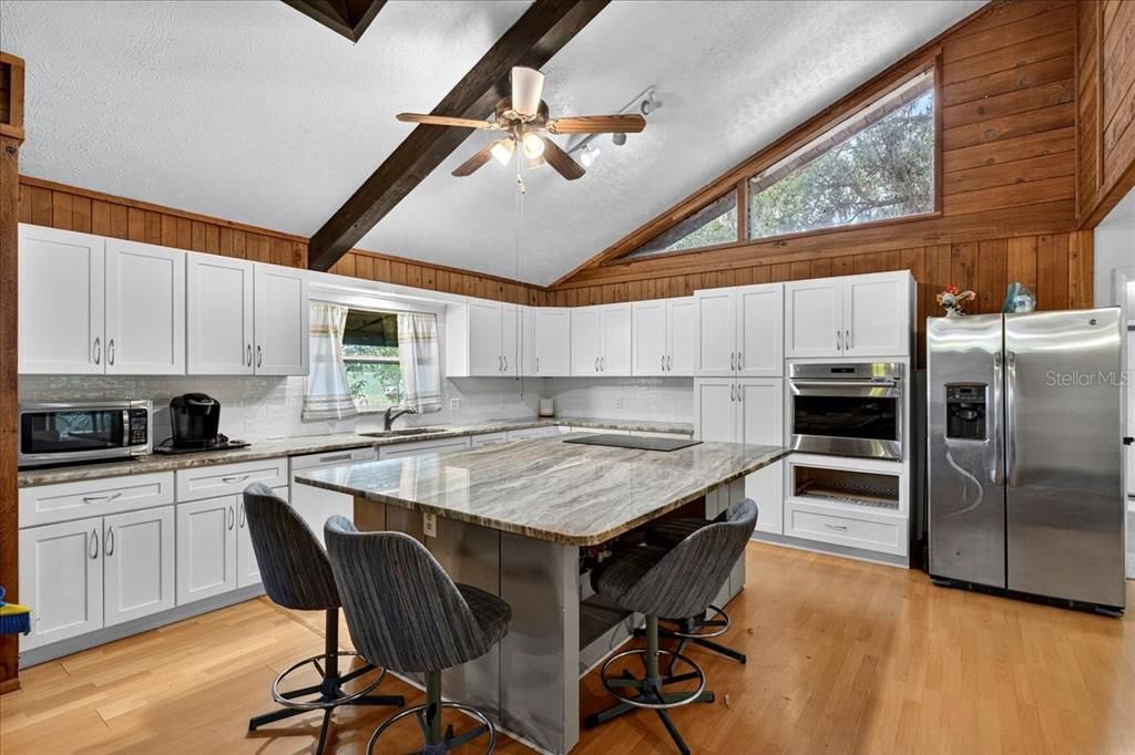 待售: $567,000 (8 贝兹, 4 浴室, 4784 平方英尺)