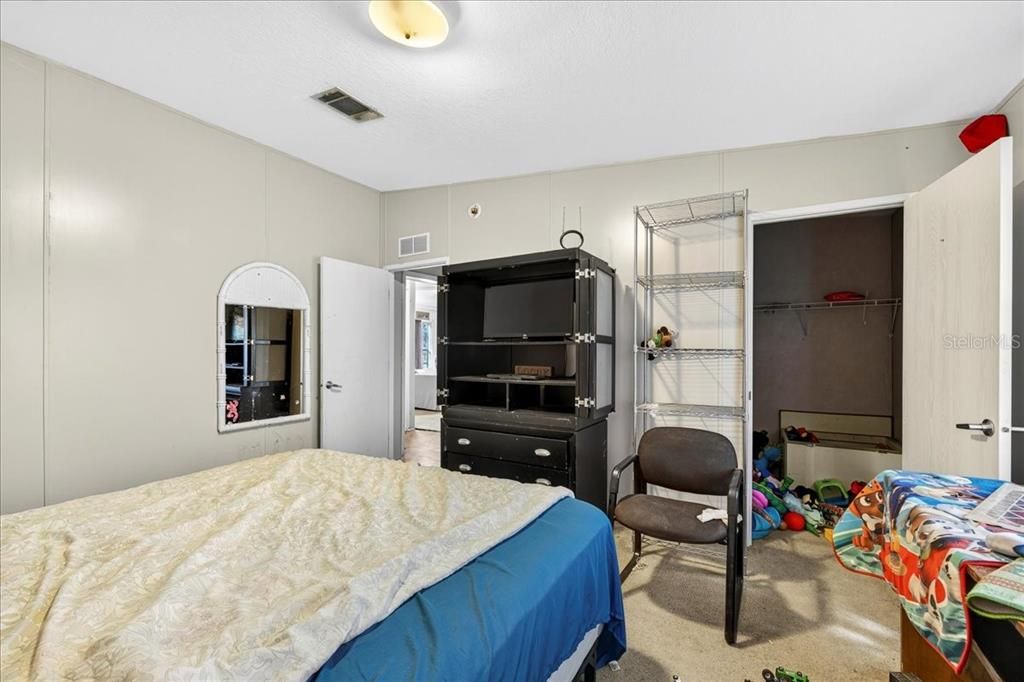 待售: $567,000 (8 贝兹, 4 浴室, 4784 平方英尺)