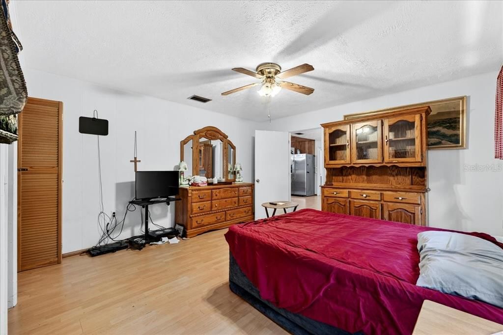 待售: $567,000 (8 贝兹, 4 浴室, 4784 平方英尺)