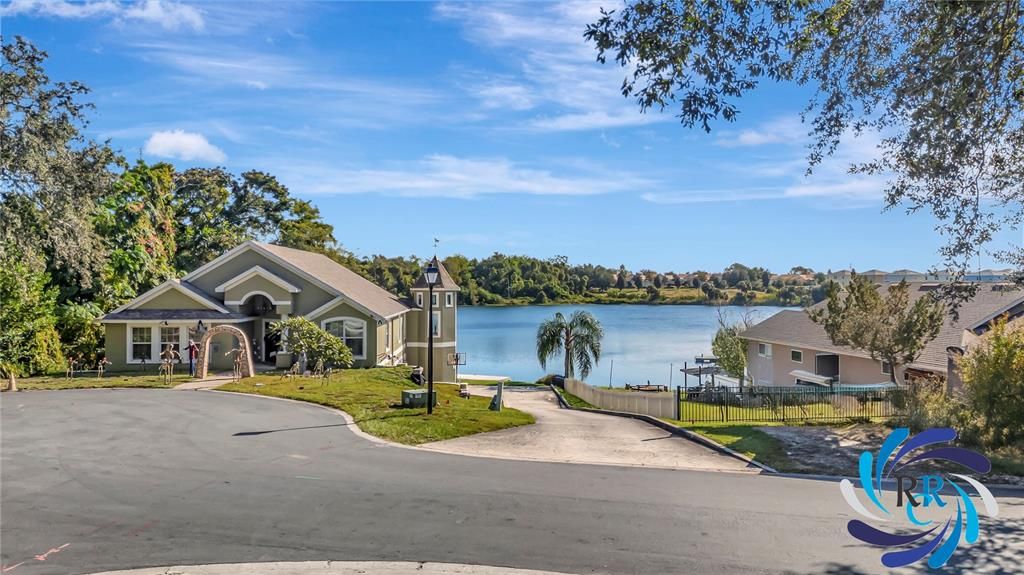 Active With Contract: $319,500 (3 beds, 2 baths, 1301 Square Feet)