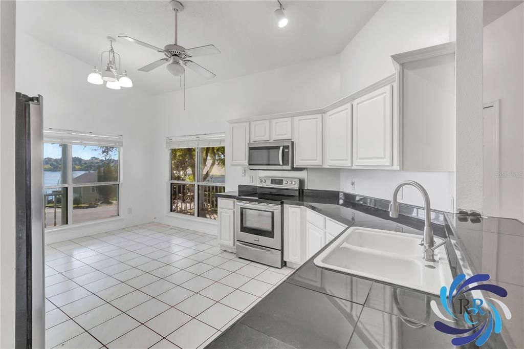 Active With Contract: $319,500 (3 beds, 2 baths, 1301 Square Feet)