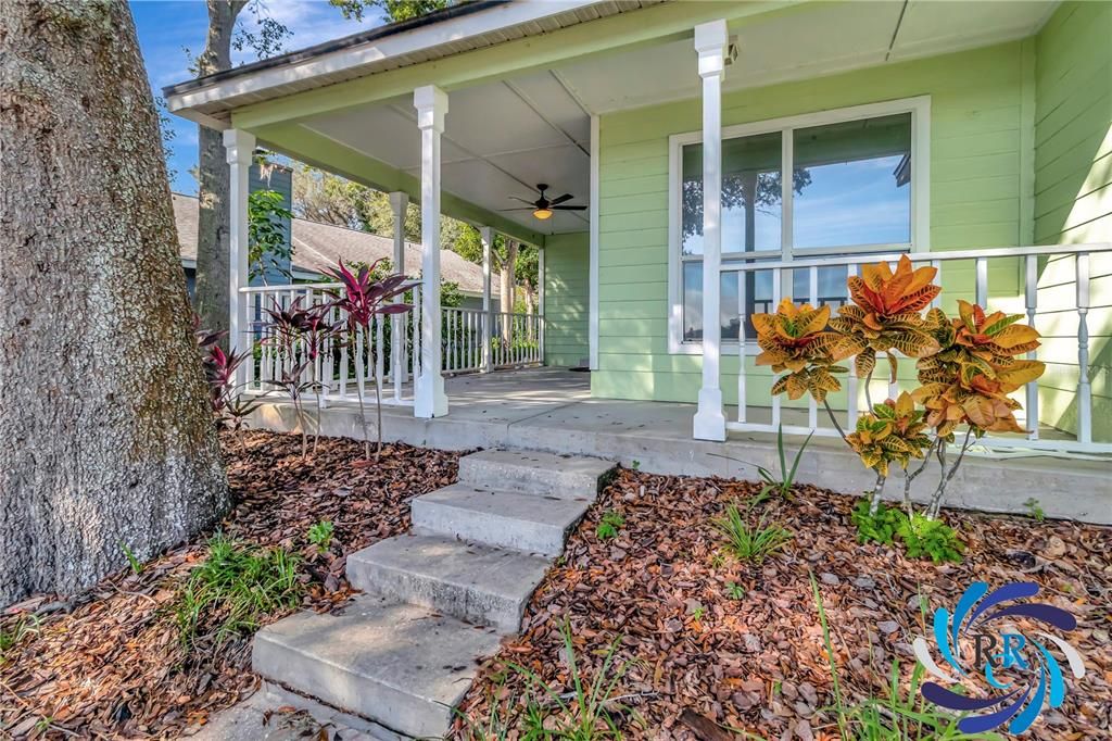 Active With Contract: $319,500 (3 beds, 2 baths, 1301 Square Feet)