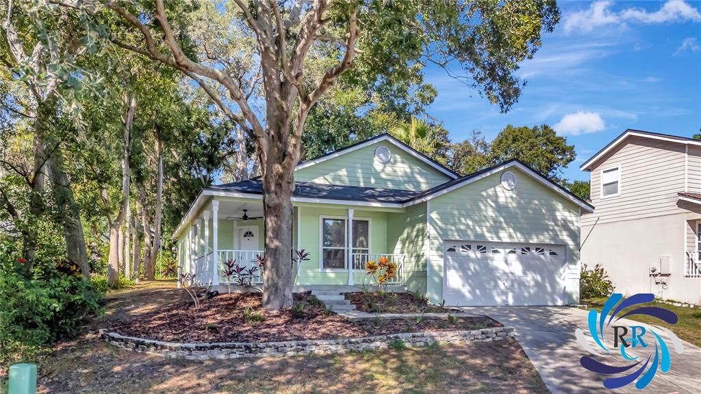 Active With Contract: $319,500 (3 beds, 2 baths, 1301 Square Feet)