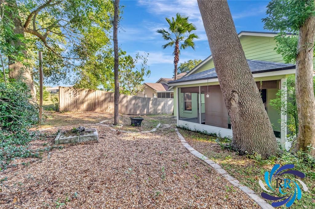 Active With Contract: $319,500 (3 beds, 2 baths, 1301 Square Feet)