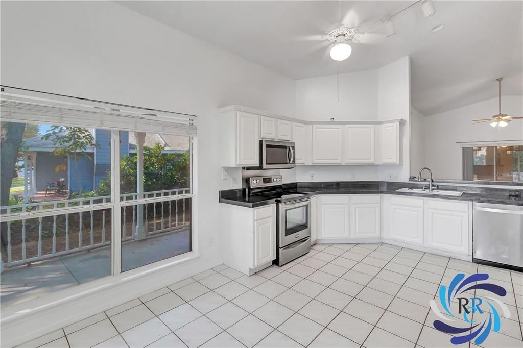 Active With Contract: $319,500 (3 beds, 2 baths, 1301 Square Feet)