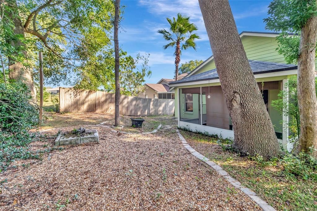 Active With Contract: $319,500 (3 beds, 2 baths, 1301 Square Feet)