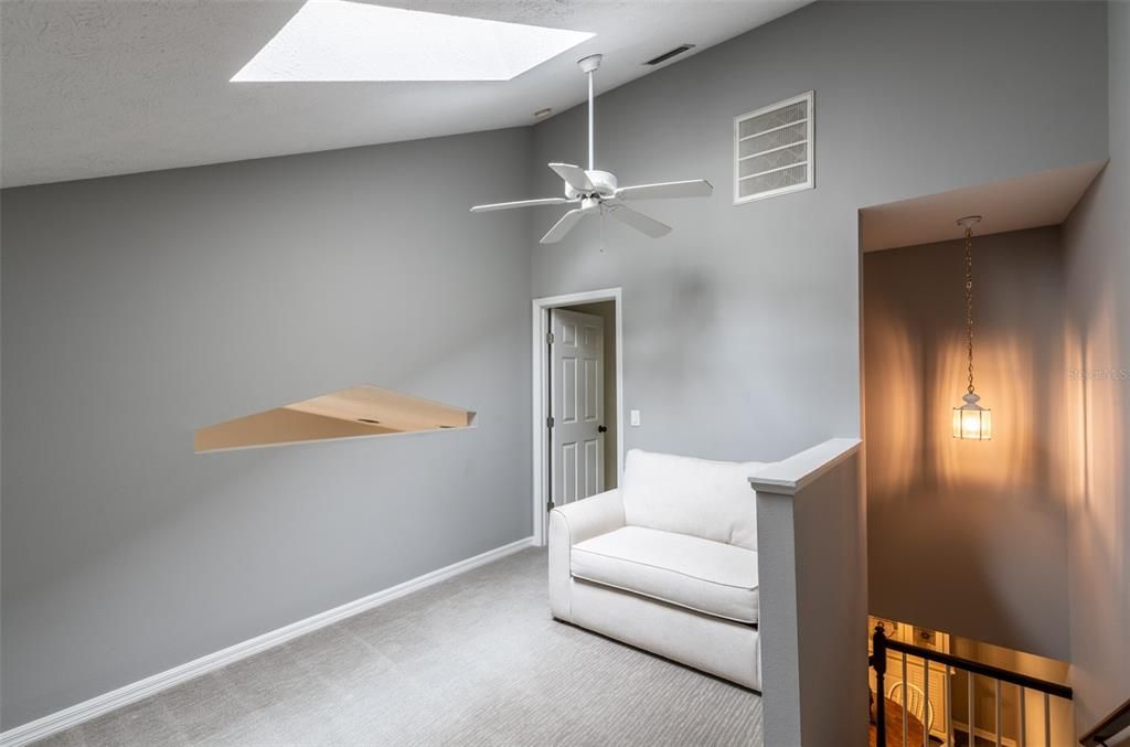 На продажу: $259,900 (2 спален, 2 ванн, 1599 Квадратных фут)