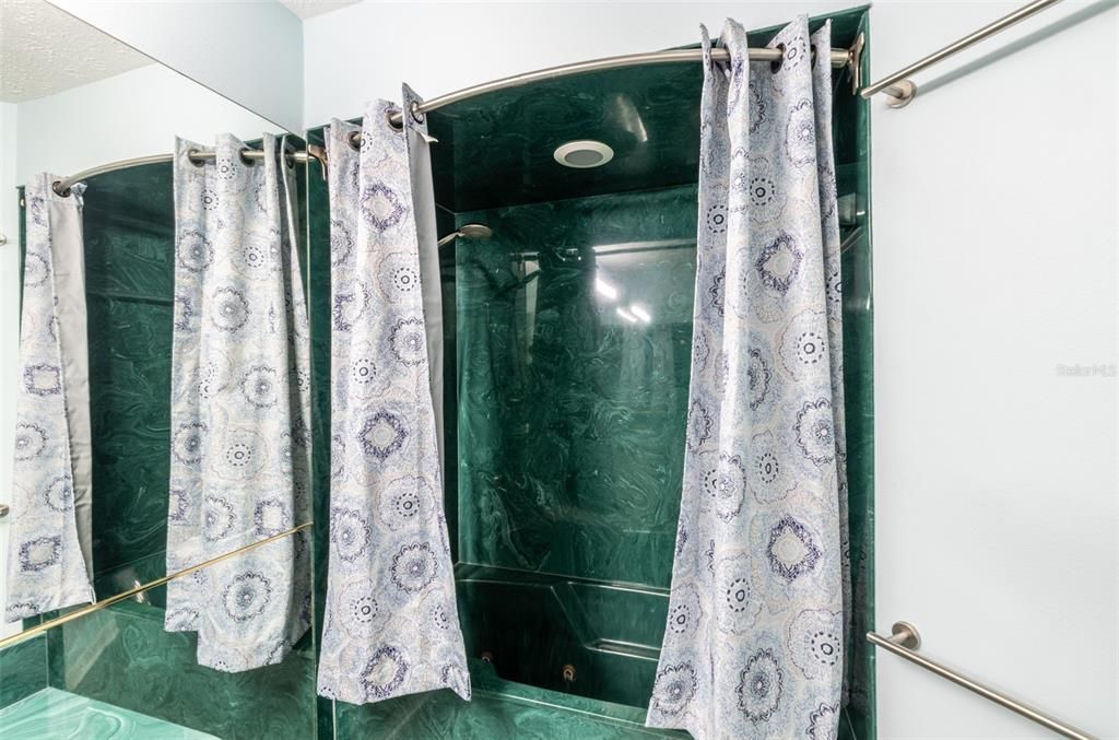 На продажу: $259,900 (2 спален, 2 ванн, 1599 Квадратных фут)