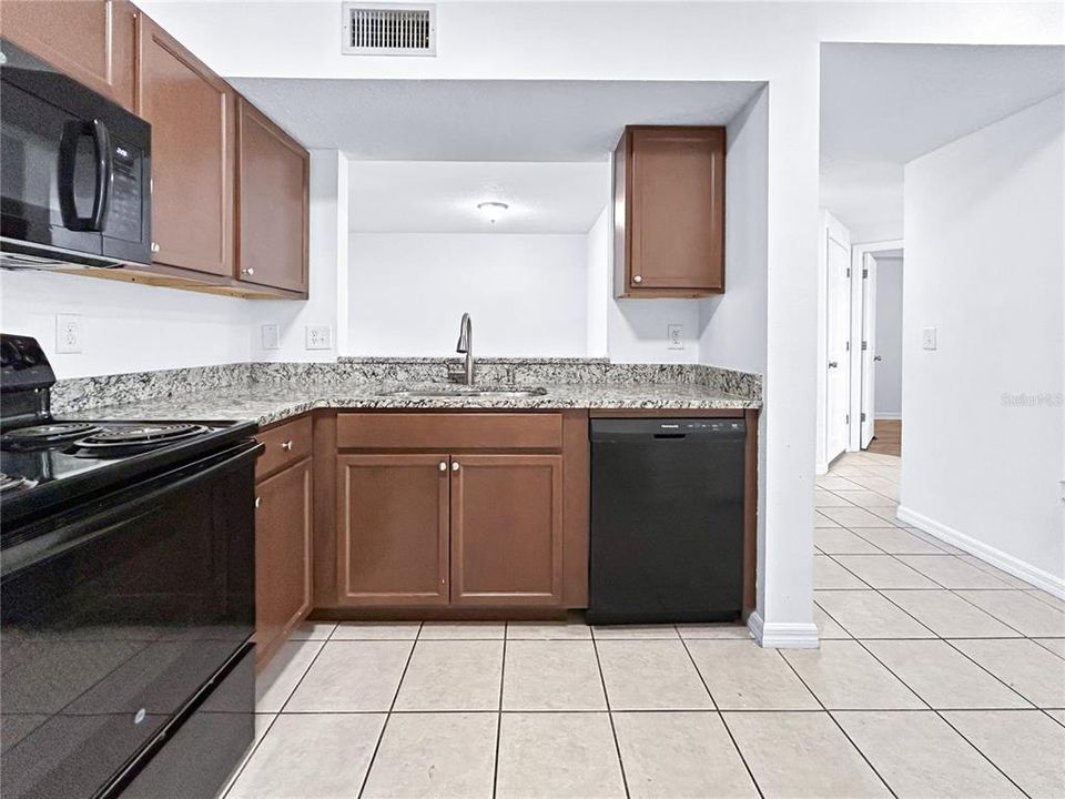 For Sale: $175,000 (3 beds, 2 baths, 1151 Square Feet)