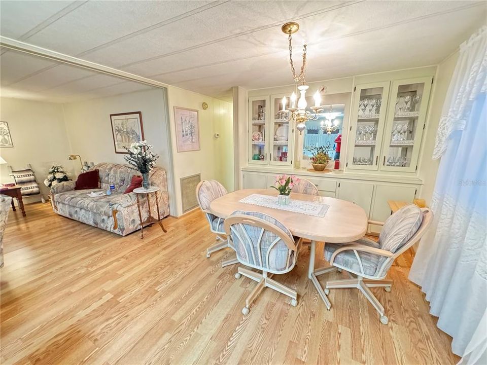 For Sale: $120,000 (2 beds, 2 baths, 960 Square Feet)