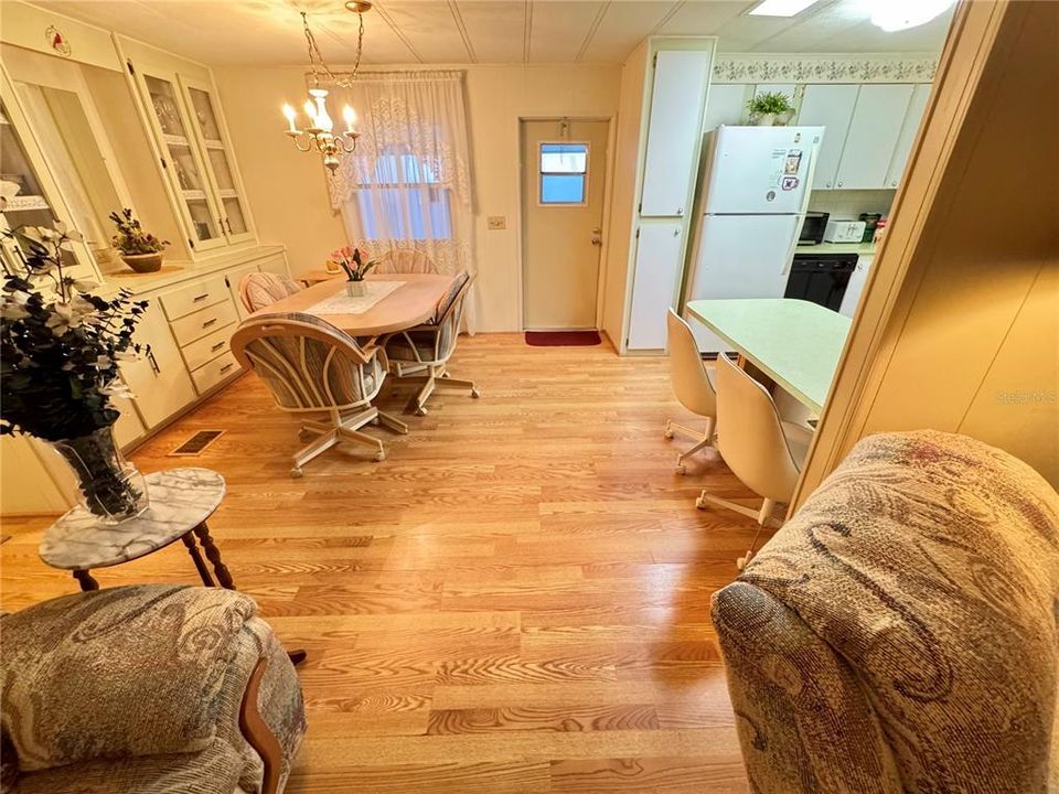 For Sale: $120,000 (2 beds, 2 baths, 960 Square Feet)