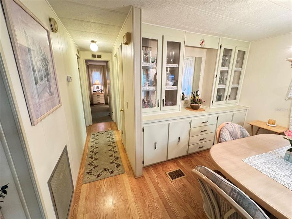 For Sale: $120,000 (2 beds, 2 baths, 960 Square Feet)