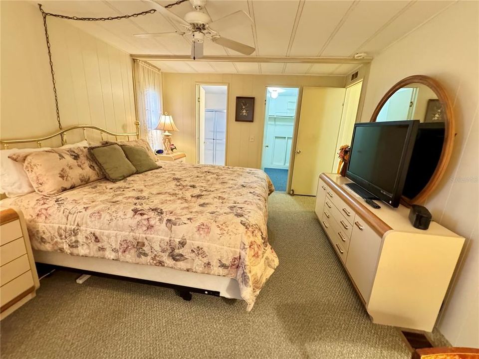 For Sale: $120,000 (2 beds, 2 baths, 960 Square Feet)