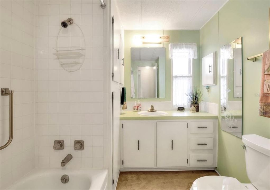 For Sale: $120,000 (2 beds, 2 baths, 960 Square Feet)