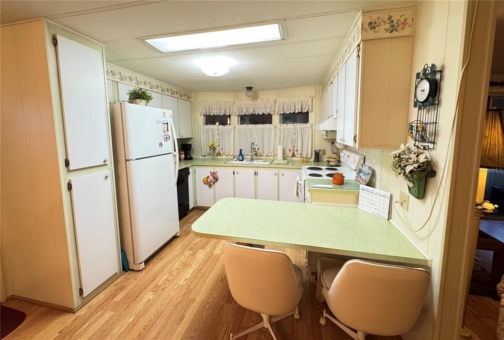 For Sale: $120,000 (2 beds, 2 baths, 960 Square Feet)