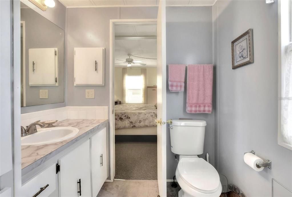 For Sale: $120,000 (2 beds, 2 baths, 960 Square Feet)