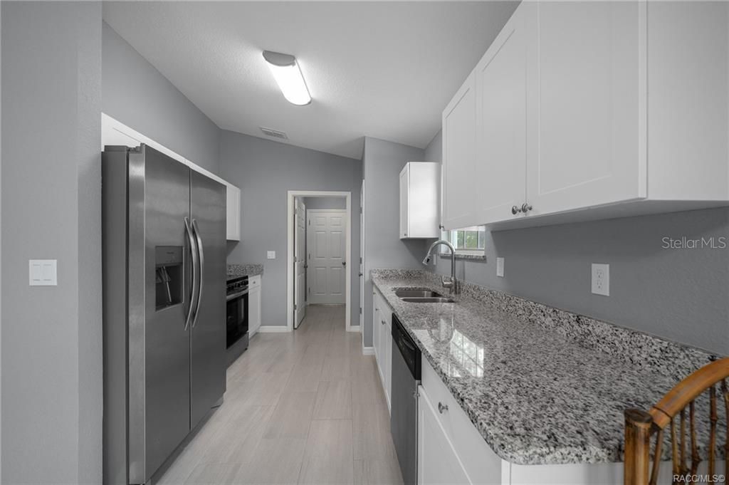 待售: $285,000 (3 贝兹, 2 浴室, 1237 平方英尺)