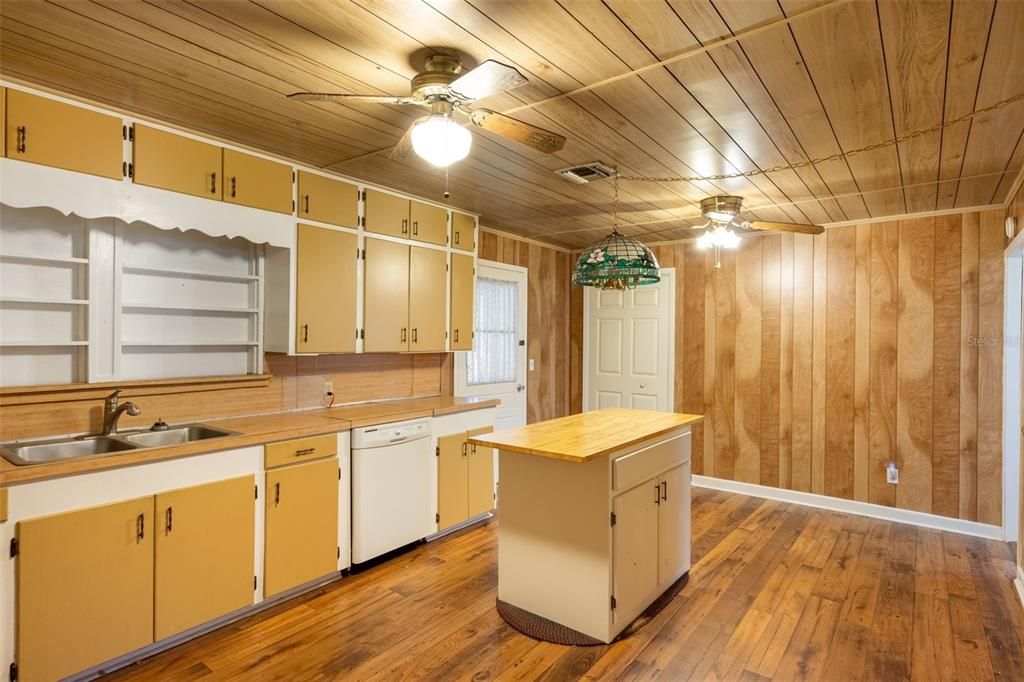 For Sale: $237,000 (3 beds, 2 baths, 2052 Square Feet)