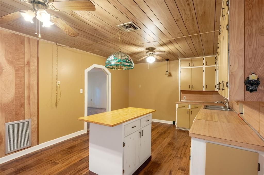 For Sale: $237,000 (3 beds, 2 baths, 2052 Square Feet)