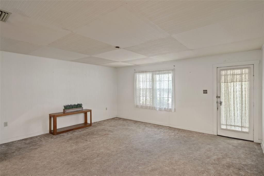 For Sale: $237,000 (3 beds, 2 baths, 2052 Square Feet)