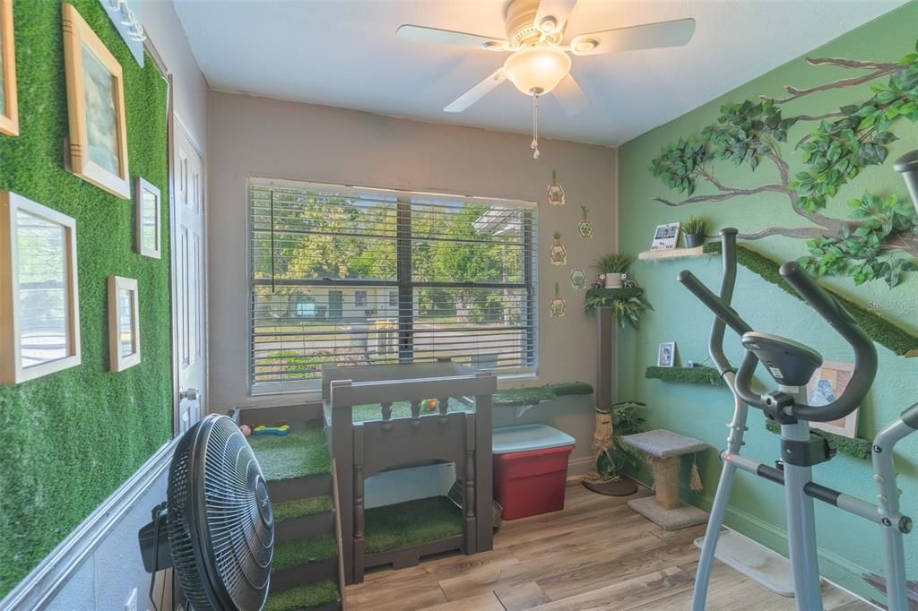 Active With Contract: $189,990 (4 beds, 1 baths, 1002 Square Feet)