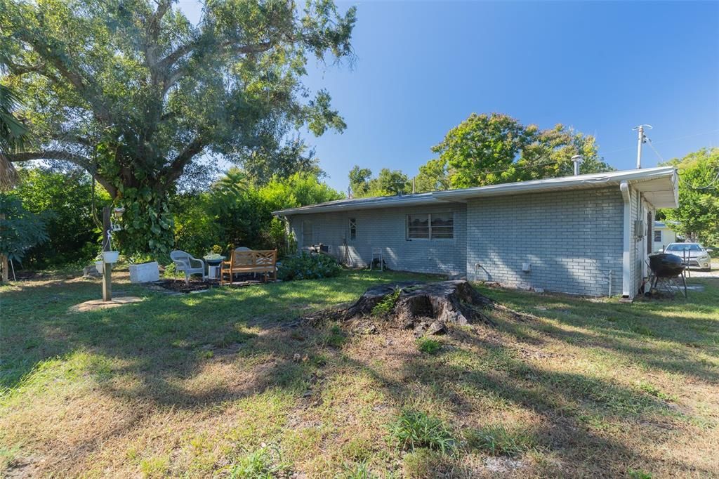 Active With Contract: $189,990 (4 beds, 1 baths, 1002 Square Feet)