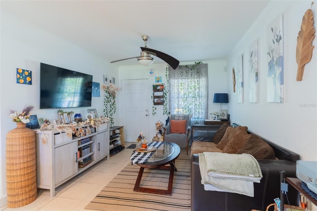 Active With Contract: $189,990 (4 beds, 1 baths, 1002 Square Feet)