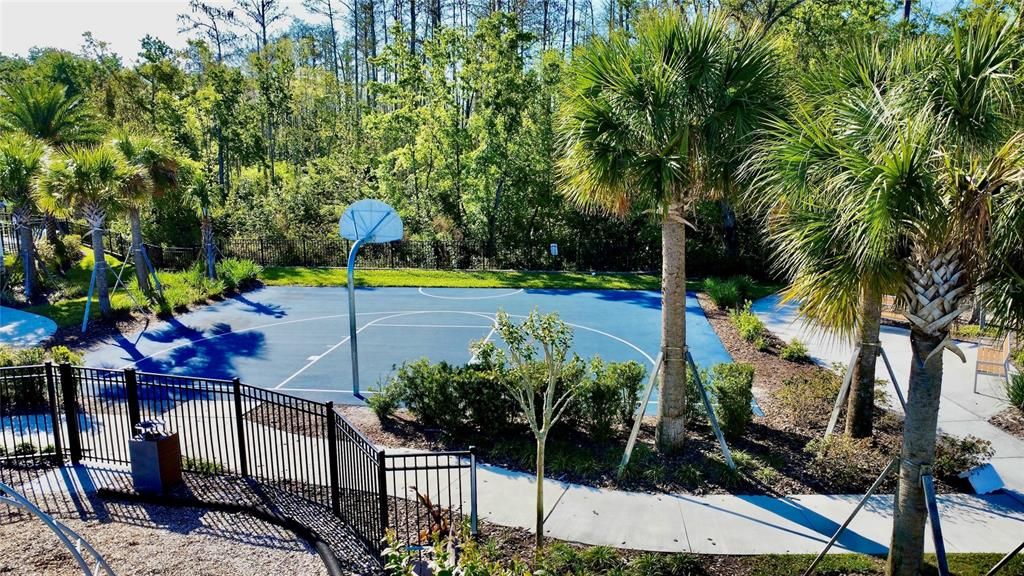 For Sale: $350,000 (3 beds, 2 baths, 1699 Square Feet)