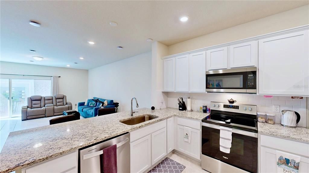 For Sale: $350,000 (3 beds, 2 baths, 1699 Square Feet)