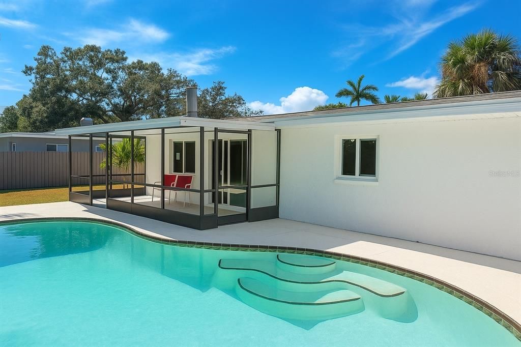 For Rent: $3,750 (3 beds, 2 baths, 1657 Square Feet)