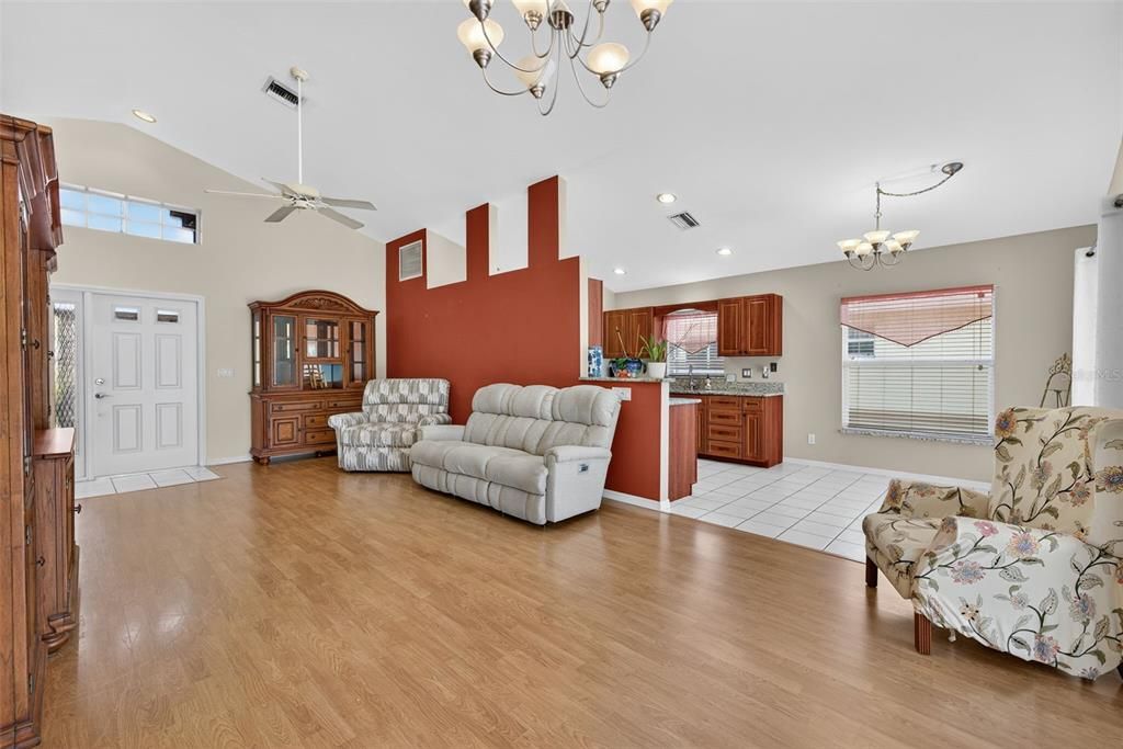 En Venta: $265,000 (2 camas, 2 baños, 1412 Pies cuadrados)