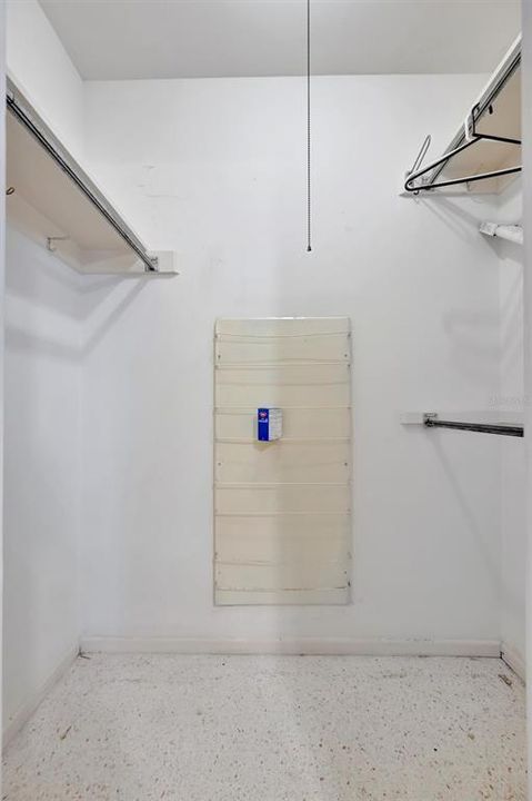 合同活跃: $179,900 (2 贝兹, 2 浴室, 1420 平方英尺)