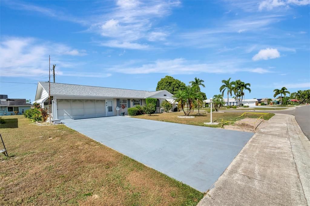 合同活跃: $179,900 (2 贝兹, 2 浴室, 1420 平方英尺)