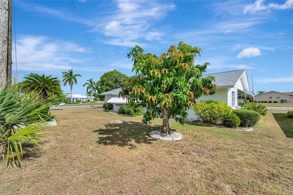 合同活跃: $179,900 (2 贝兹, 2 浴室, 1420 平方英尺)