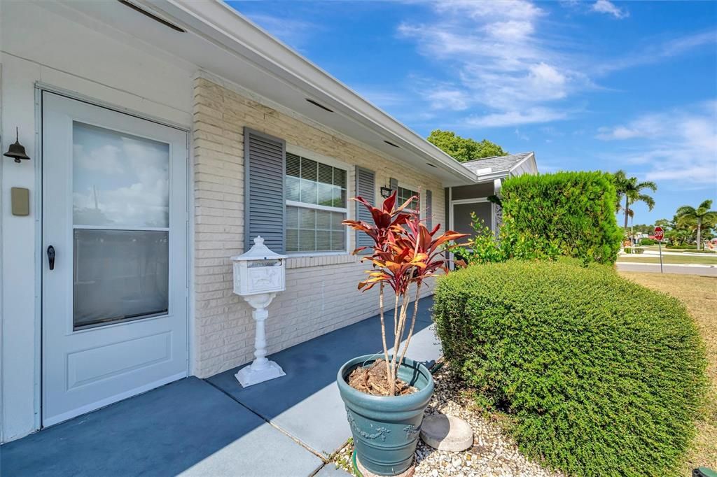 合同活跃: $179,900 (2 贝兹, 2 浴室, 1420 平方英尺)