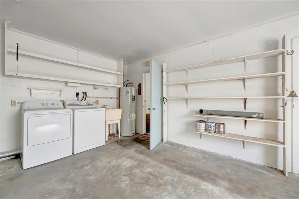 合同活跃: $179,900 (2 贝兹, 2 浴室, 1420 平方英尺)