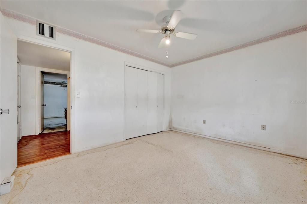 合同活跃: $179,900 (2 贝兹, 2 浴室, 1420 平方英尺)