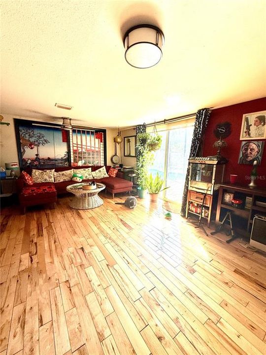 出租: $3,500 (3 贝兹, 2 浴室, 1692 平方英尺)