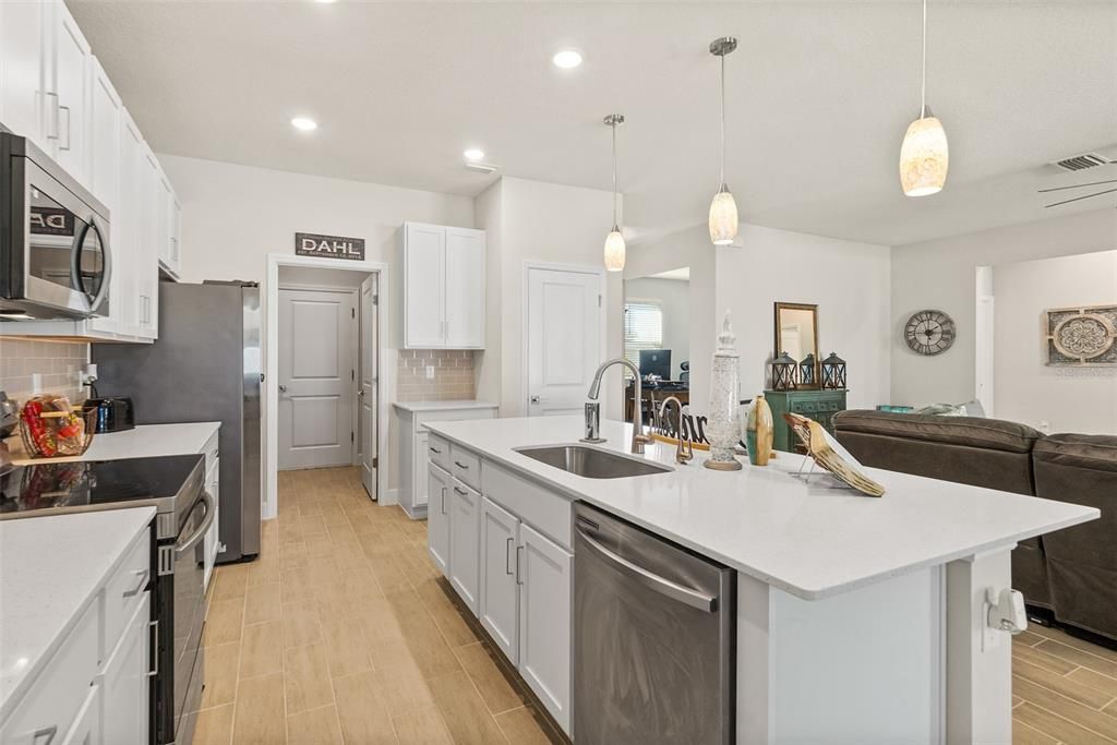 For Sale: $449,000 (3 beds, 2 baths, 1982 Square Feet)