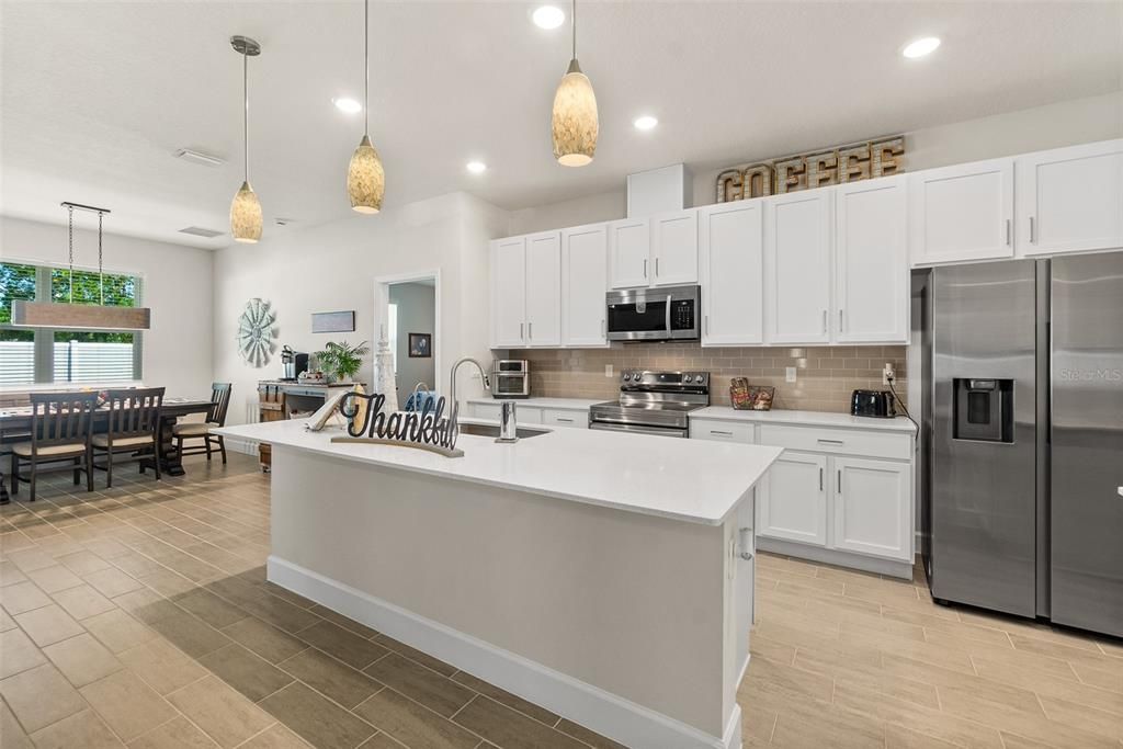 For Sale: $449,000 (3 beds, 2 baths, 1982 Square Feet)