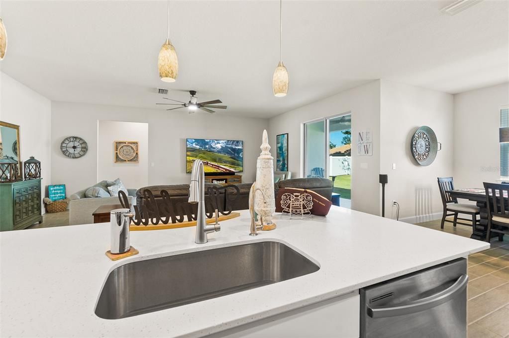 For Sale: $449,000 (3 beds, 2 baths, 1982 Square Feet)