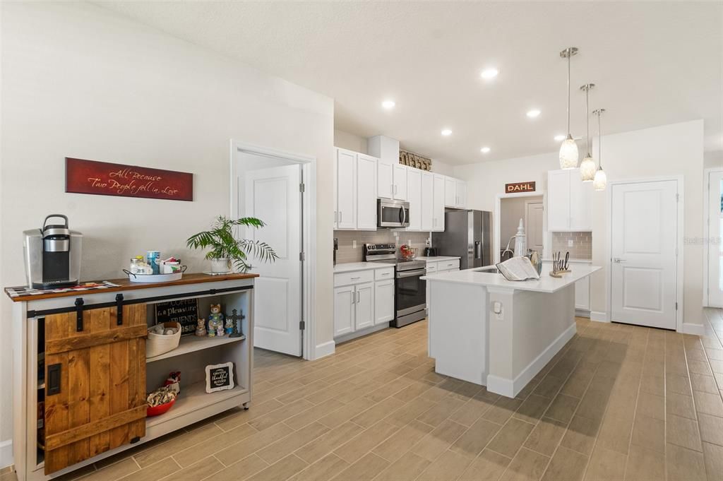 For Sale: $449,000 (3 beds, 2 baths, 1982 Square Feet)