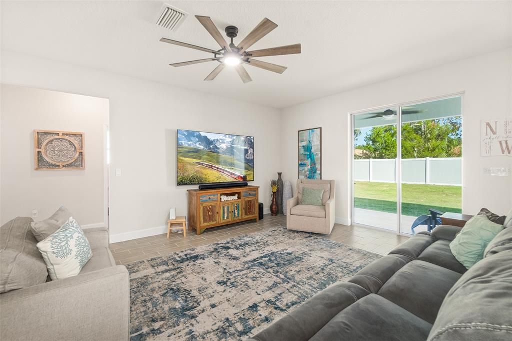 For Sale: $449,000 (3 beds, 2 baths, 1982 Square Feet)