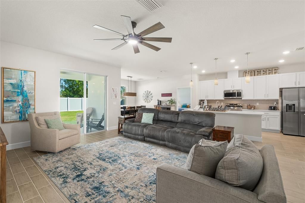 For Sale: $449,000 (3 beds, 2 baths, 1982 Square Feet)