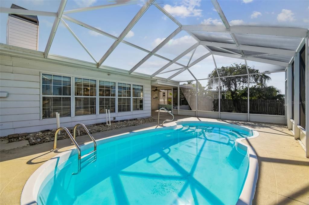 For Sale: $395,000 (3 beds, 2 baths, 1434 Square Feet)