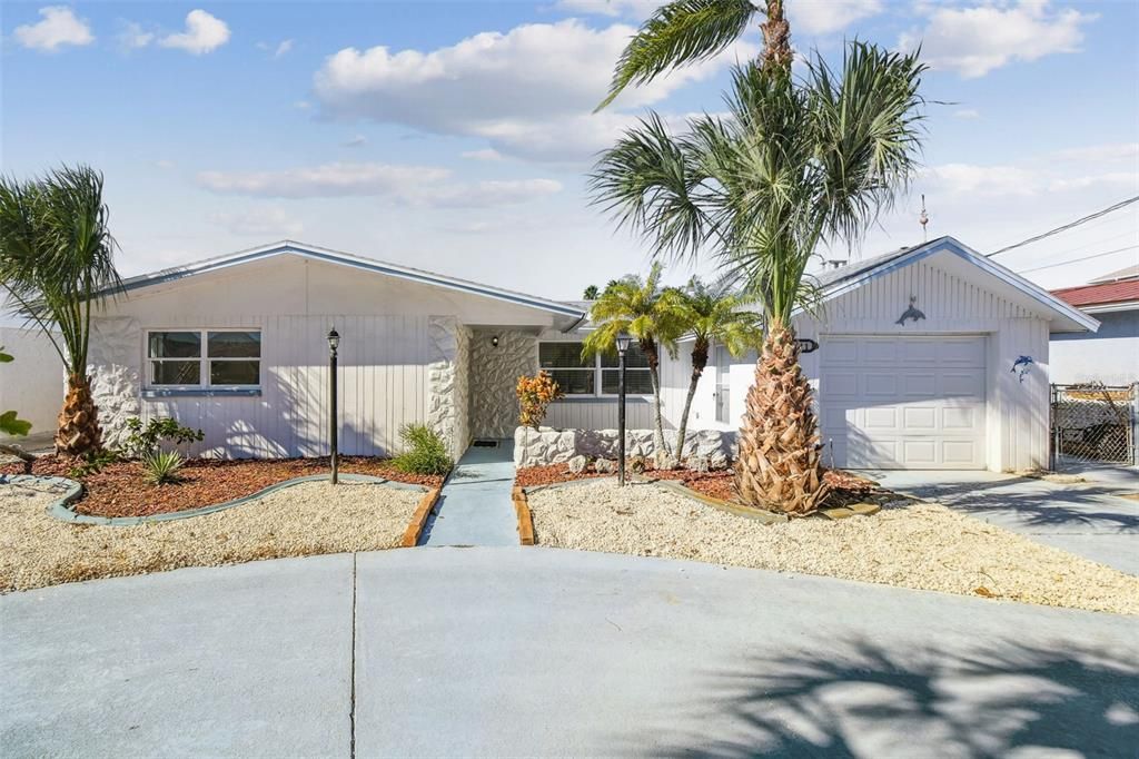 For Sale: $395,000 (3 beds, 2 baths, 1434 Square Feet)