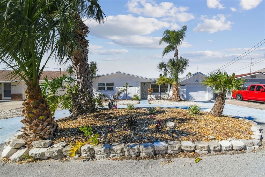 For Sale: $395,000 (3 beds, 2 baths, 1434 Square Feet)